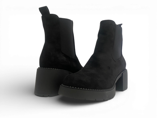 Botín de ante negro