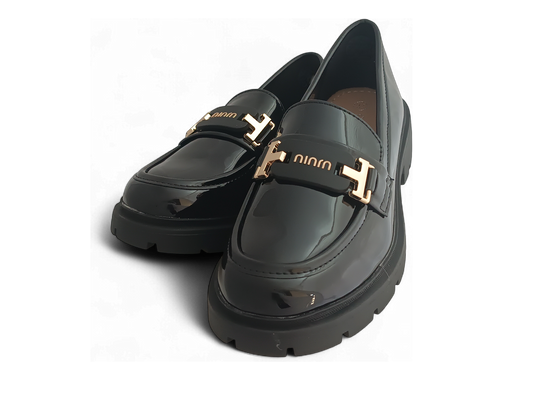 Mocasines Negros Charol con Herraje Dorado