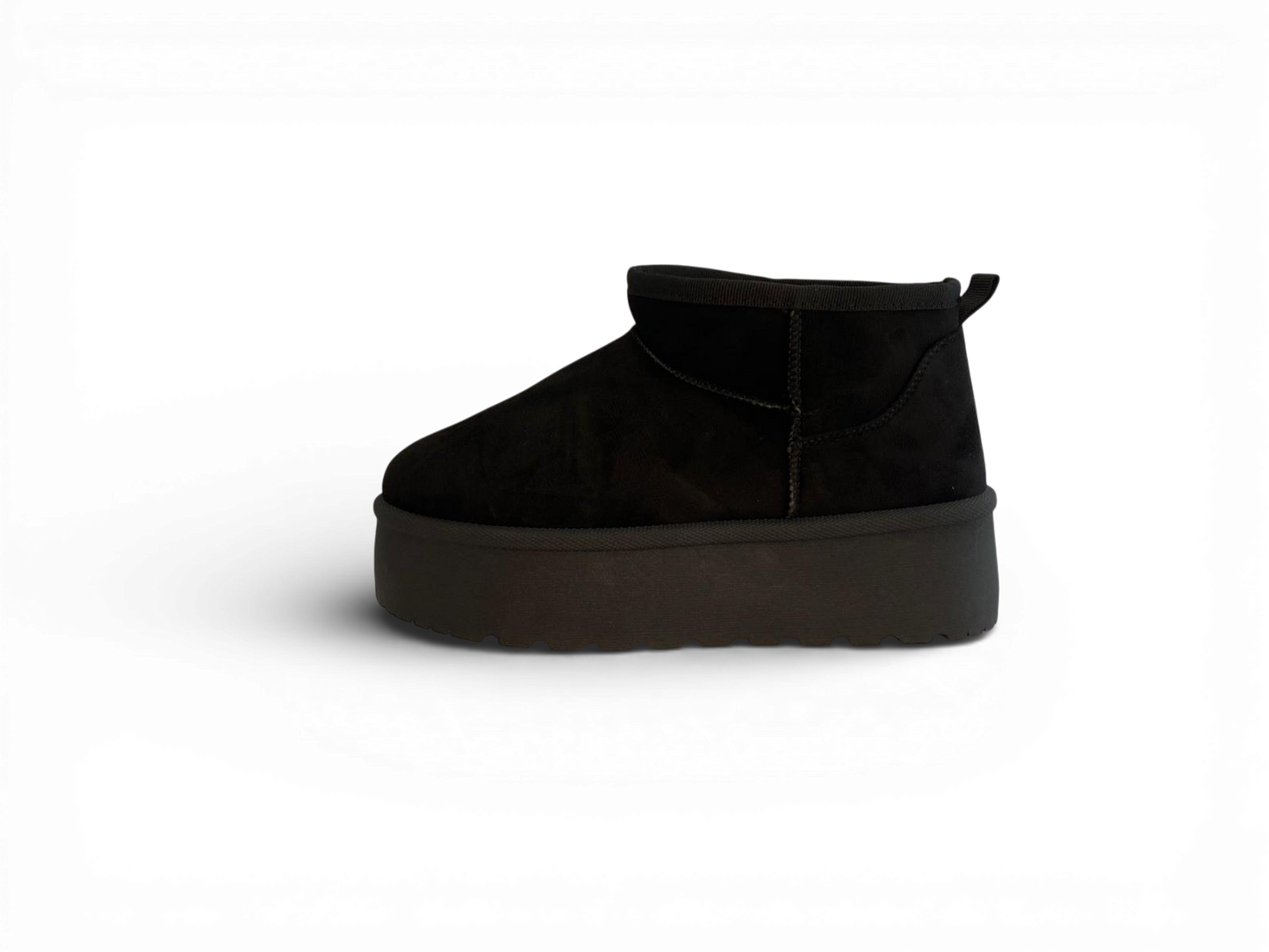 Botín negro con forro interior