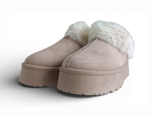 Zueco con pelo sintético