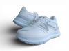 Zapatilla con detalles plateados