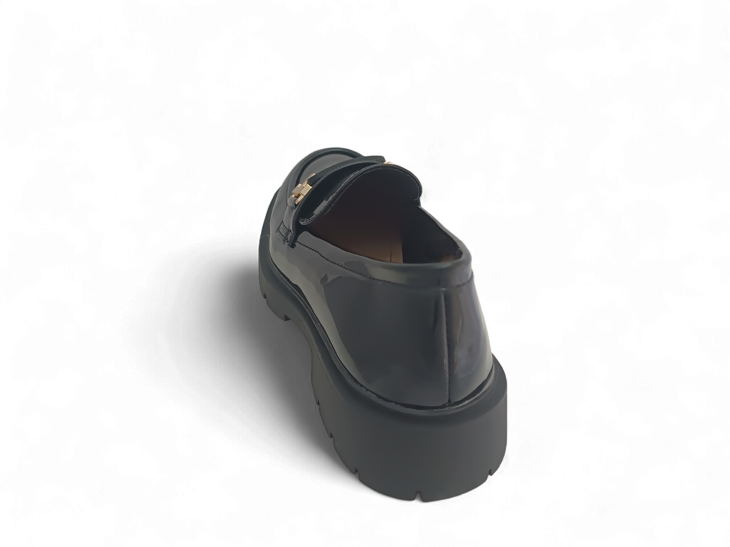 Mocasines Negros Charol con Herraje Dorado