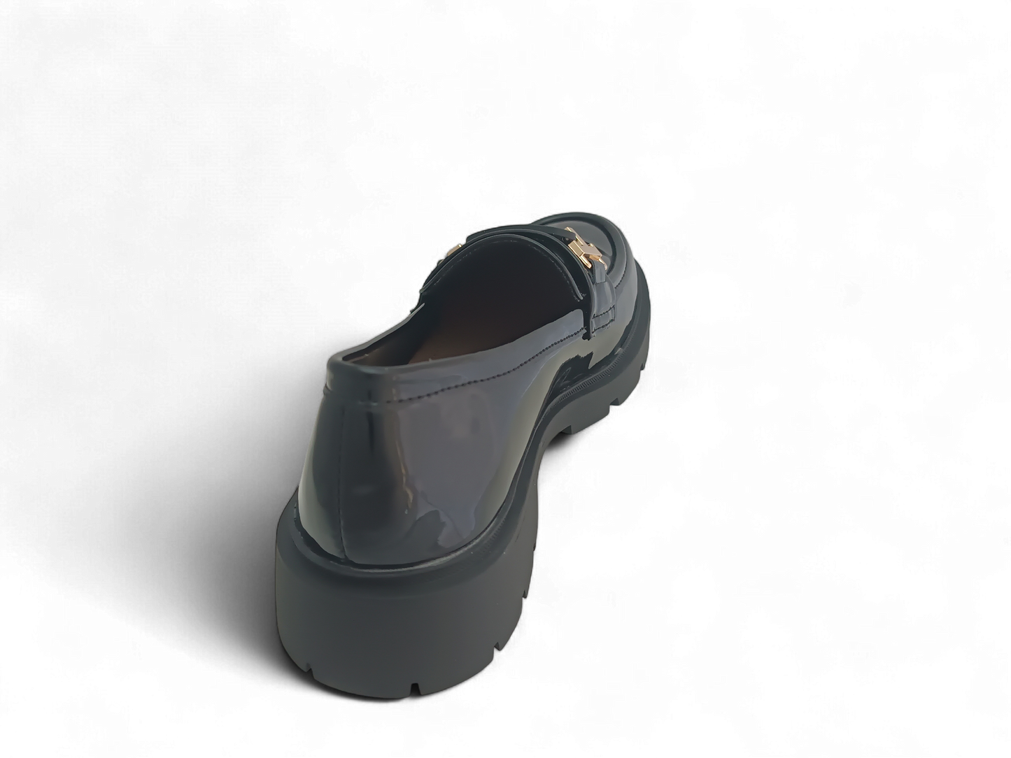 Mocasines Negros Charol con Herraje Dorado