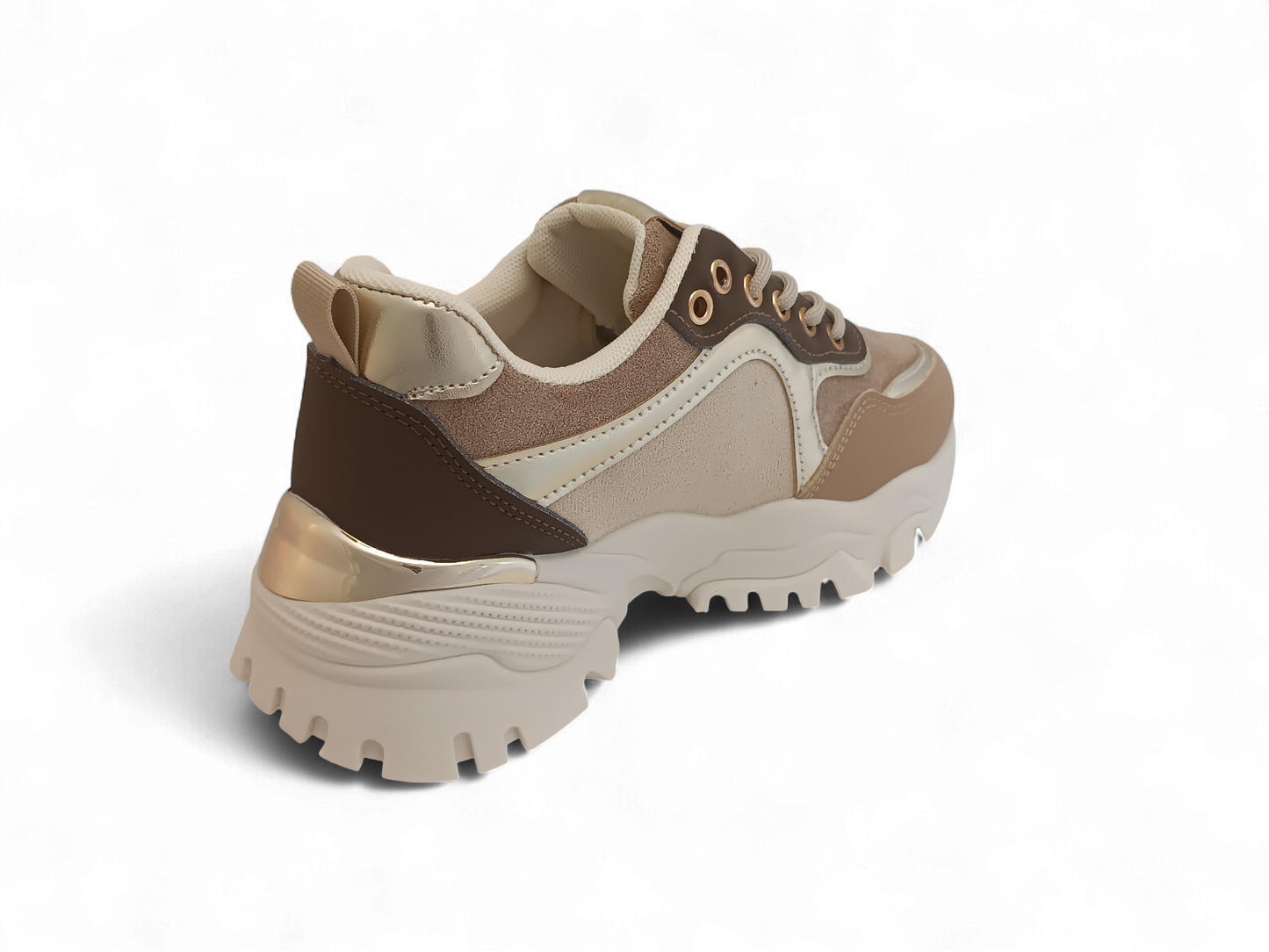 Zapatilla beige con detalles dorados