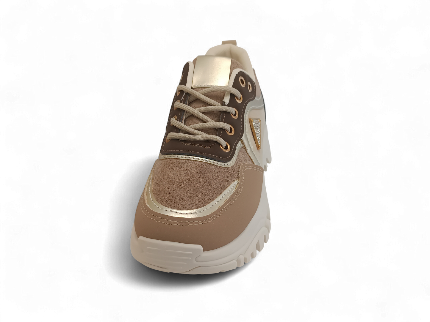 Zapatilla beige con detalles dorados