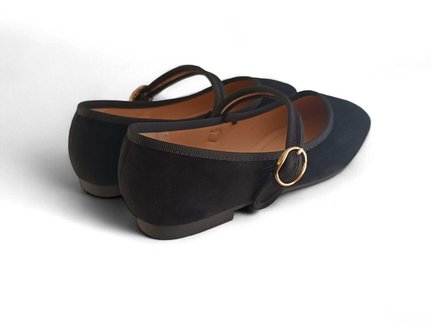 Bailarina negra con correa