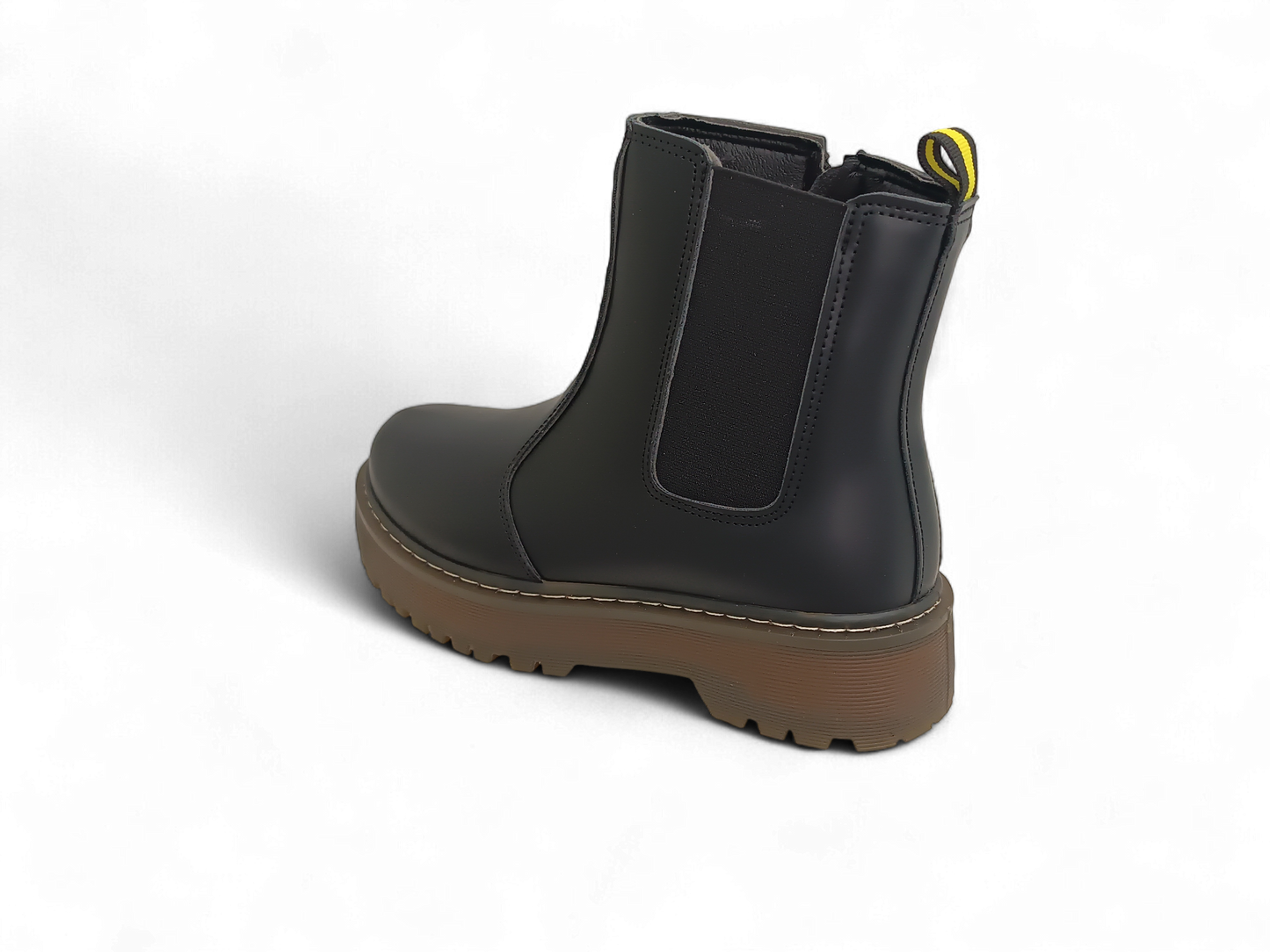 Botín negro de suela gruesa