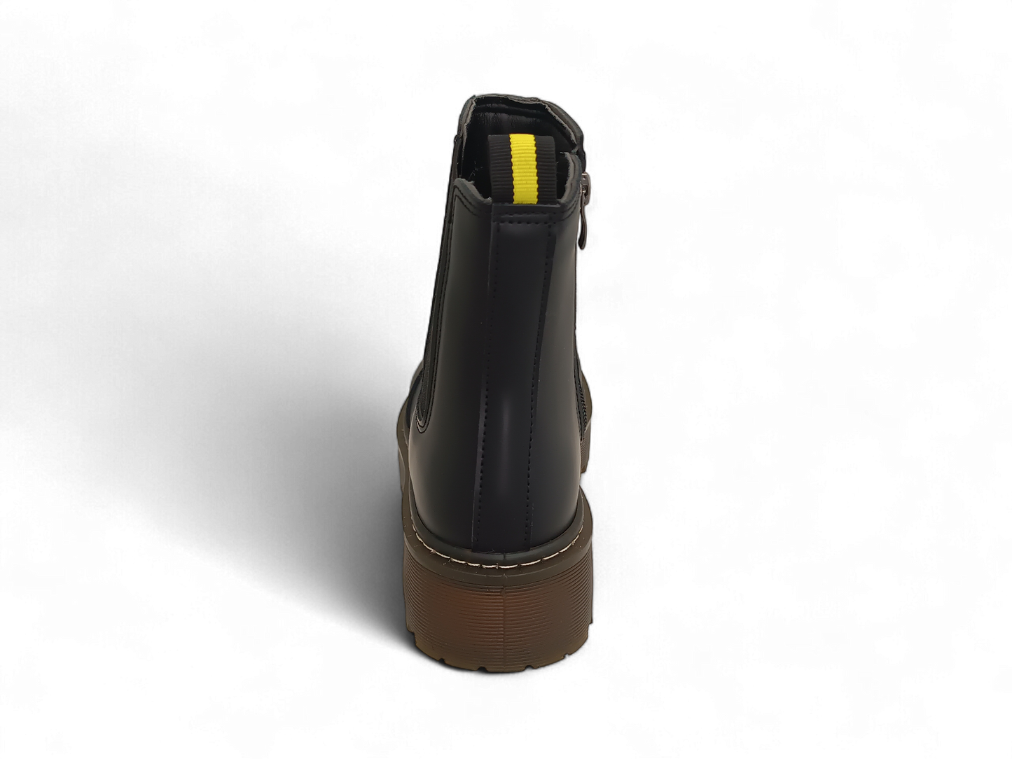 Botín negro de suela gruesa