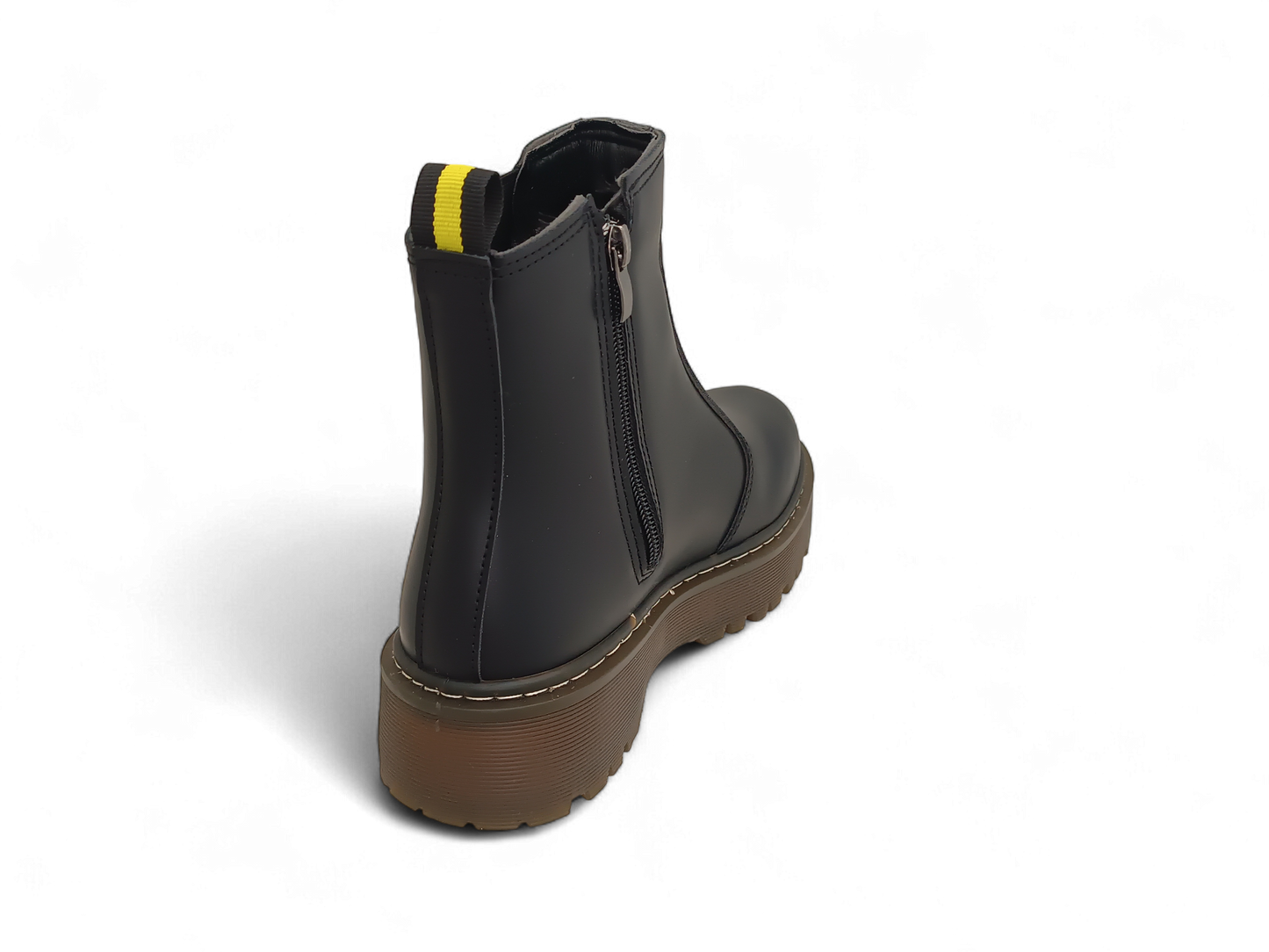 Botín negro de suela gruesa