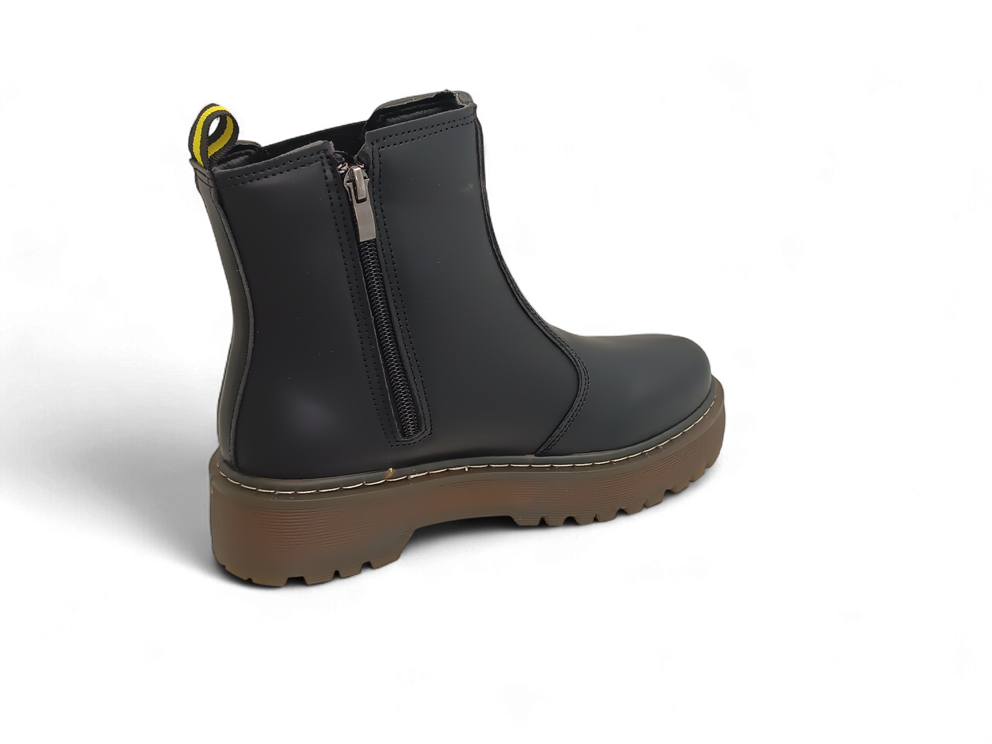 Botín negro de suela gruesa