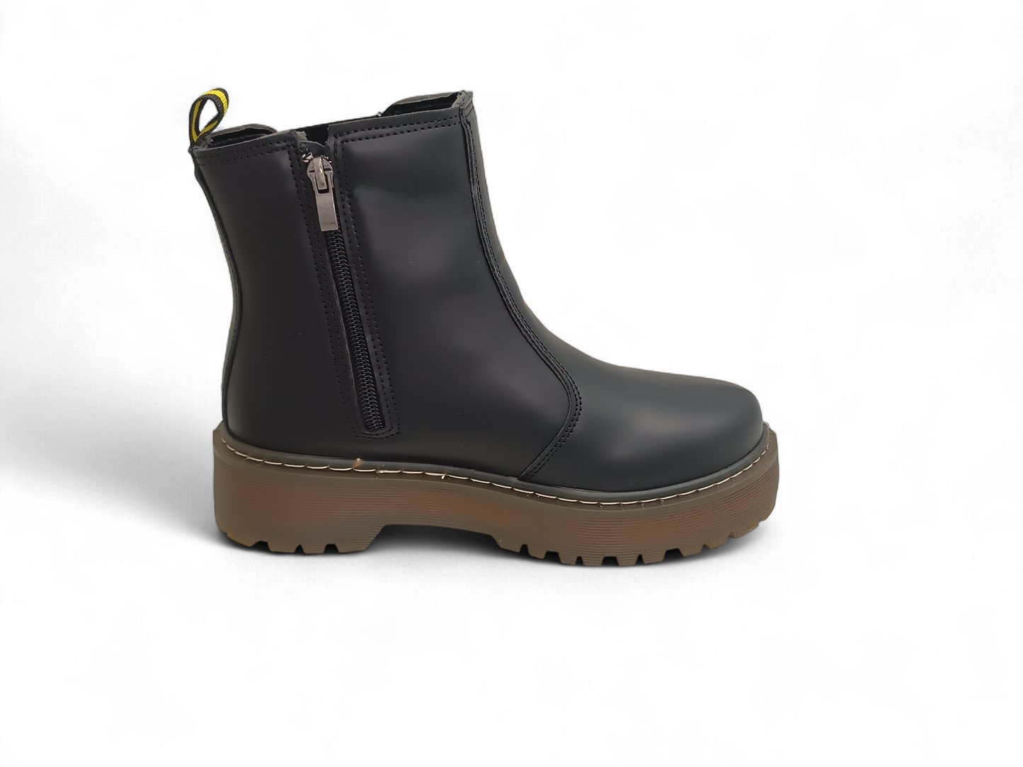 Botín negro de suela gruesa