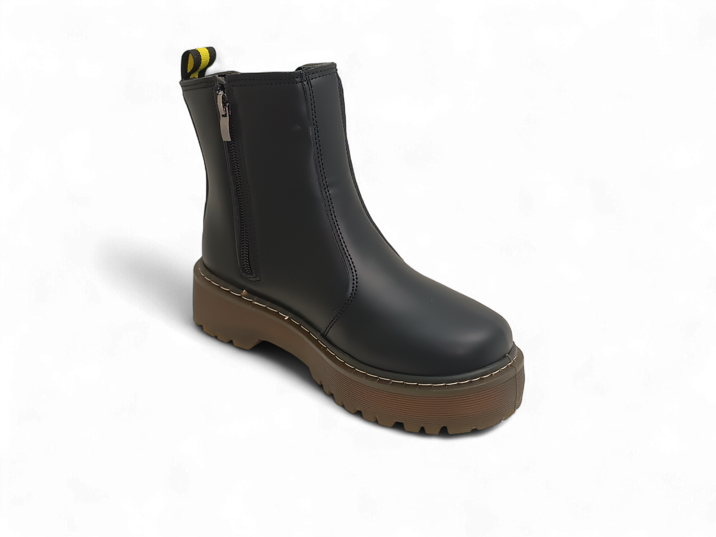 Botín negro de suela gruesa