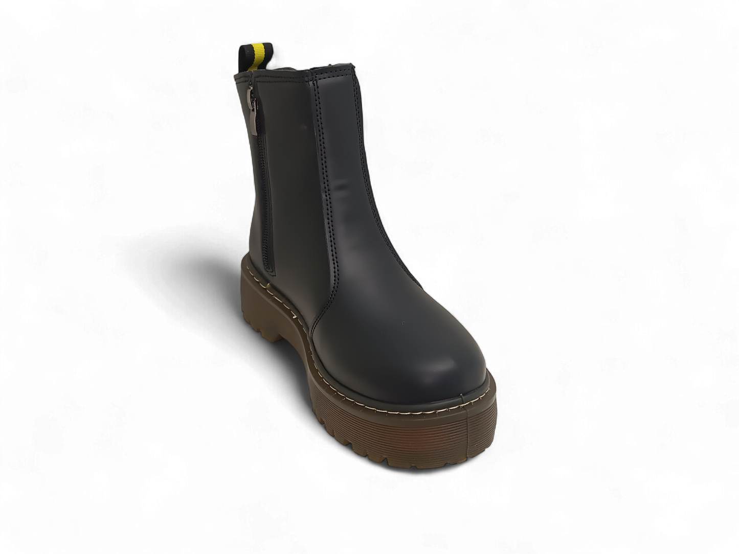 Botín negro de suela gruesa