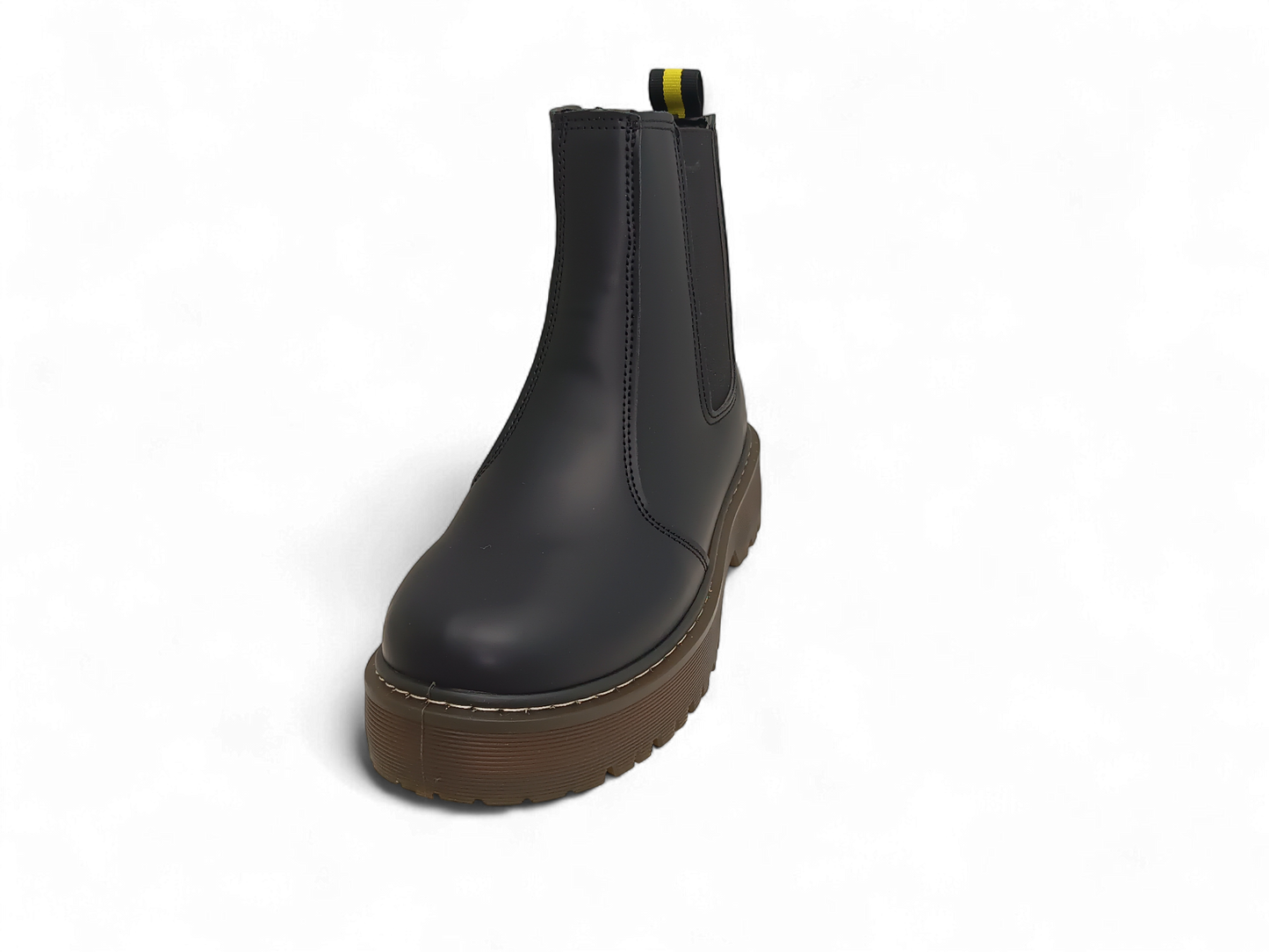 Botín negro de suela gruesa