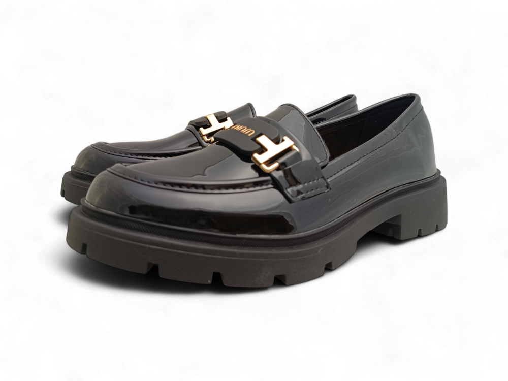 Mocasines Negros Charol con Herraje Dorado