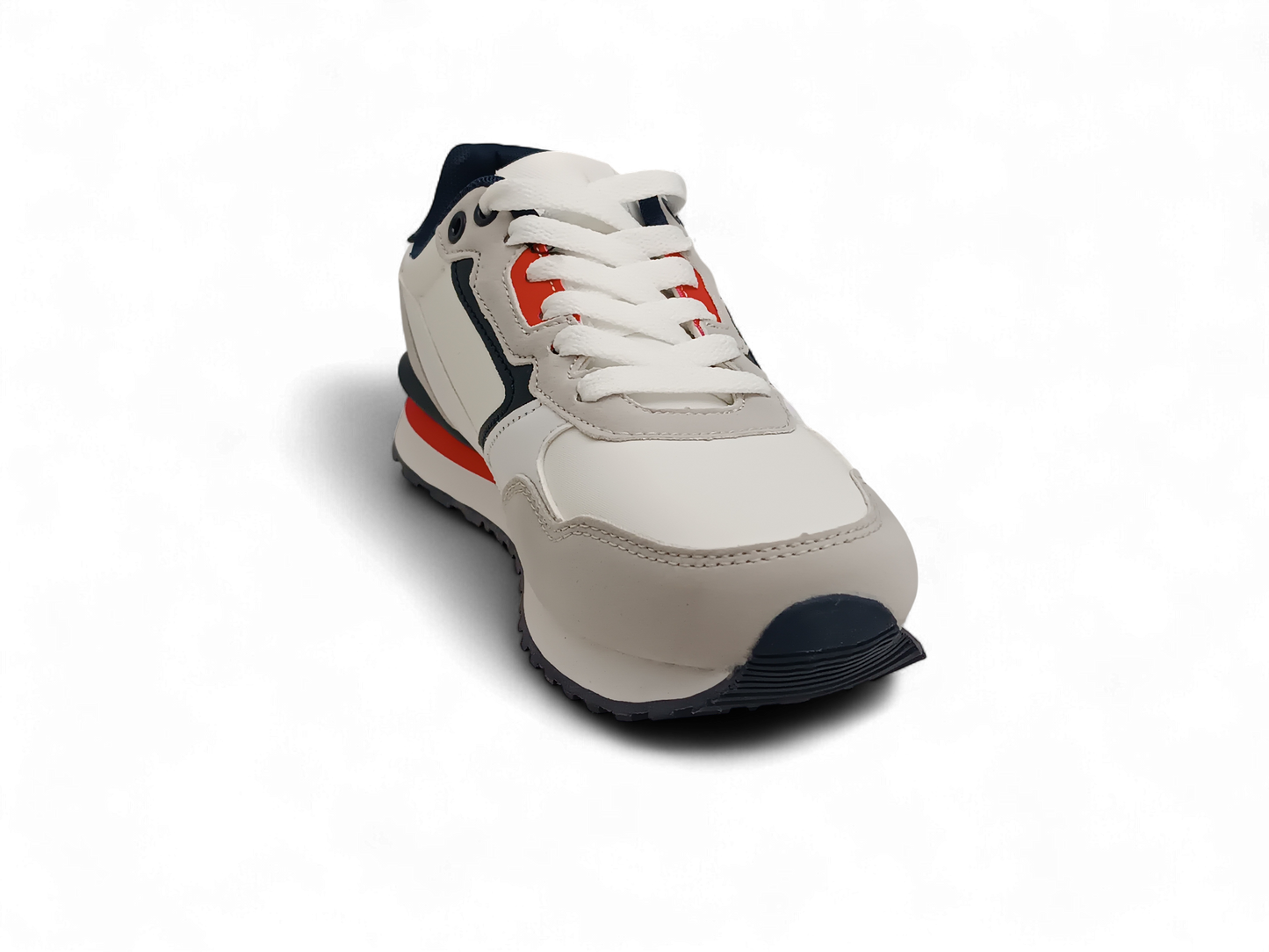 Zapatillas deportivas en blanco y beis